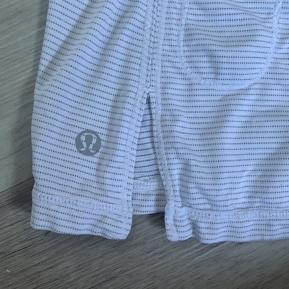 Lululemon t shirt - Picture 2 of 4